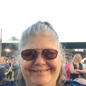 Meet your Posher, Carolyn